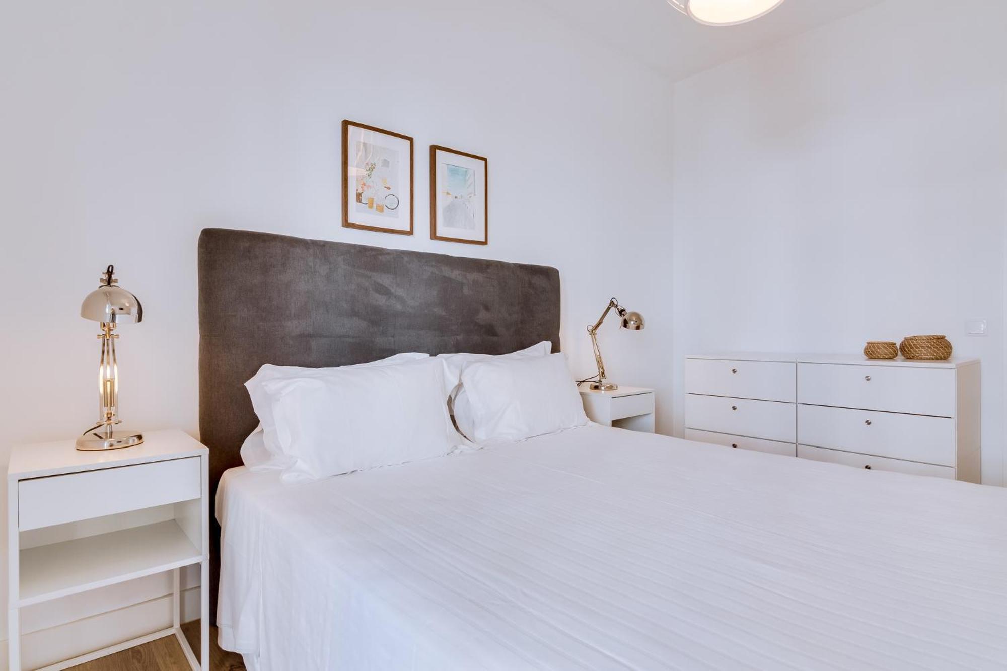 Al - Apartamento Egas Moniz 奎特里拉 外观 照片