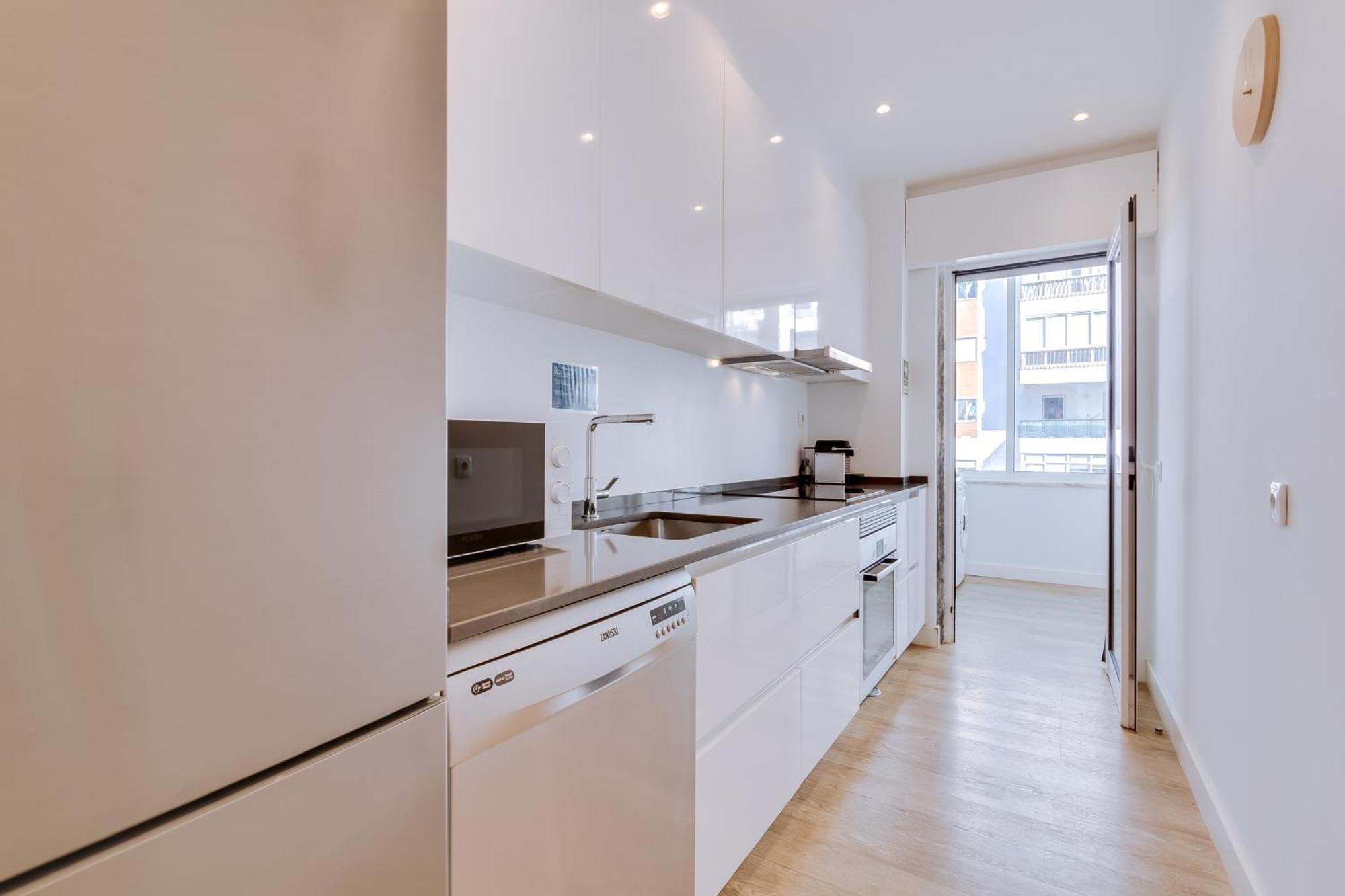 Al - Apartamento Egas Moniz 奎特里拉 外观 照片