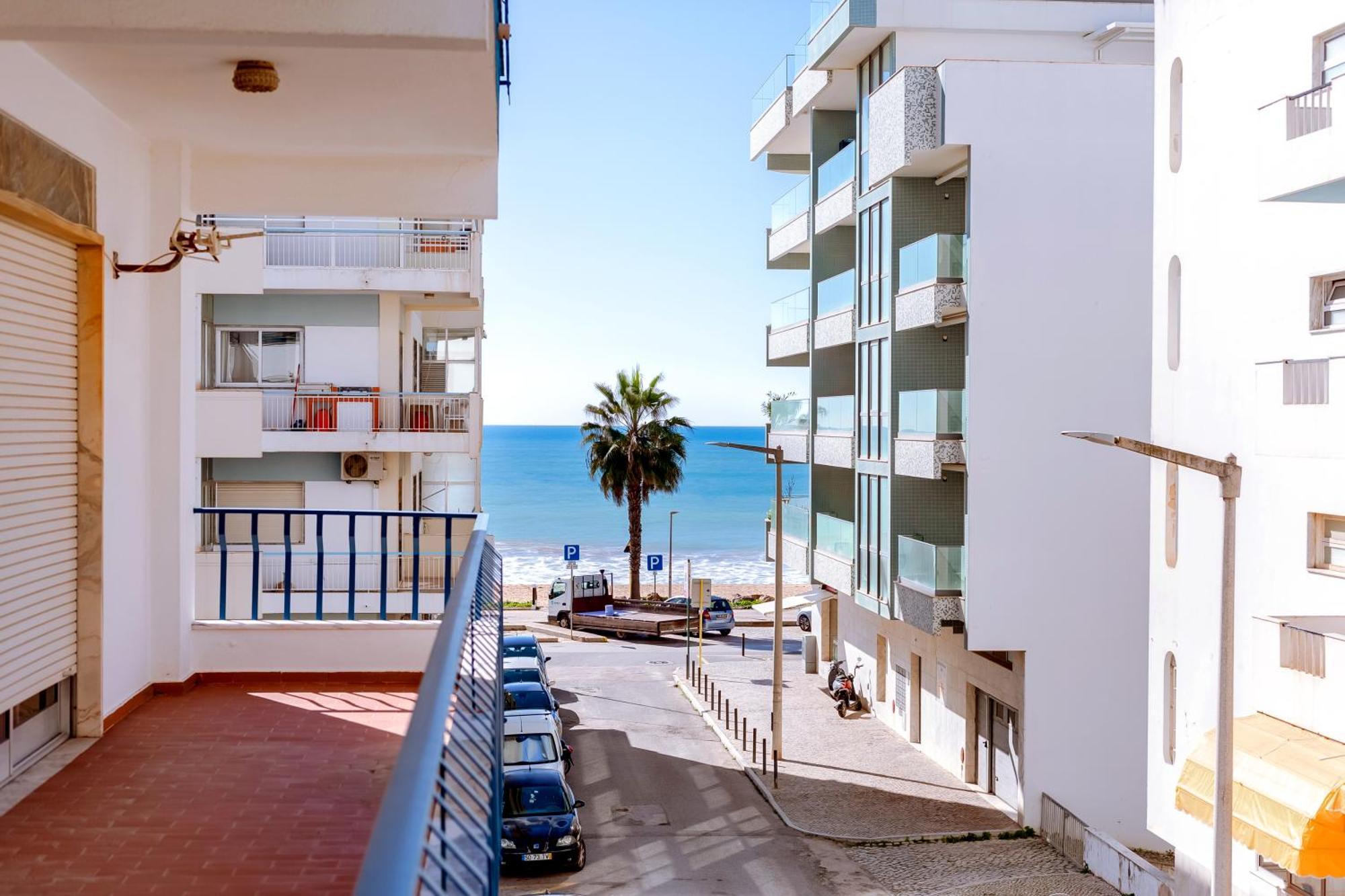Al - Apartamento Egas Moniz 奎特里拉 外观 照片